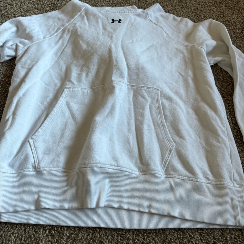 White under armour sweatshirt